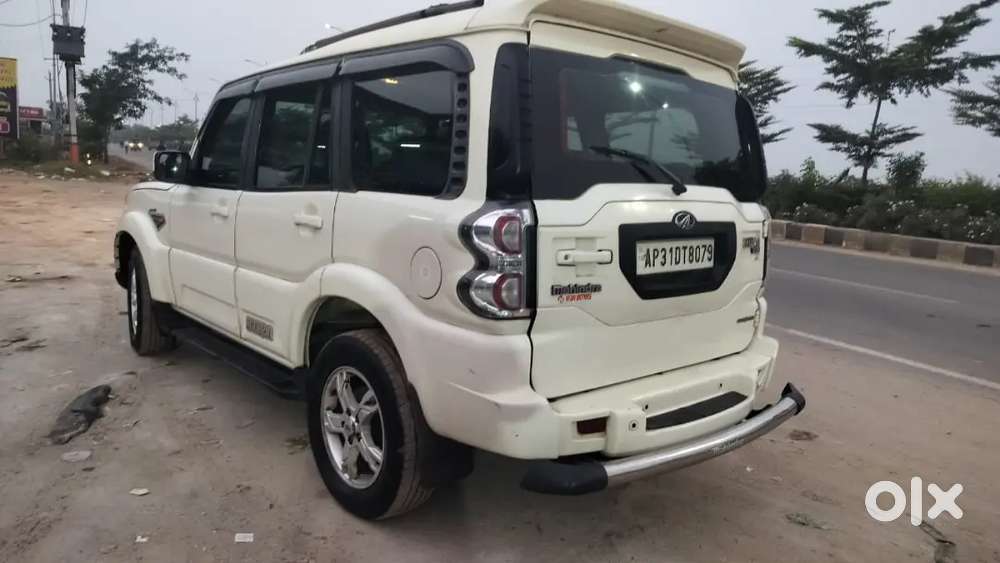 Mahindra Scorpio S10 2017 Diesel 110000 Km Driven