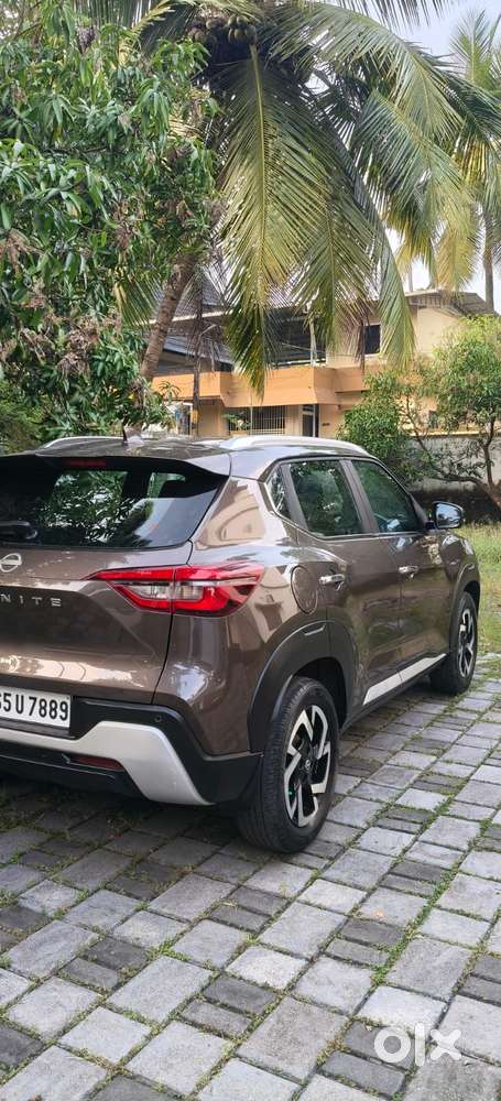 Nissan Magnite 1.0 Xv Premium, 2024, Petrol