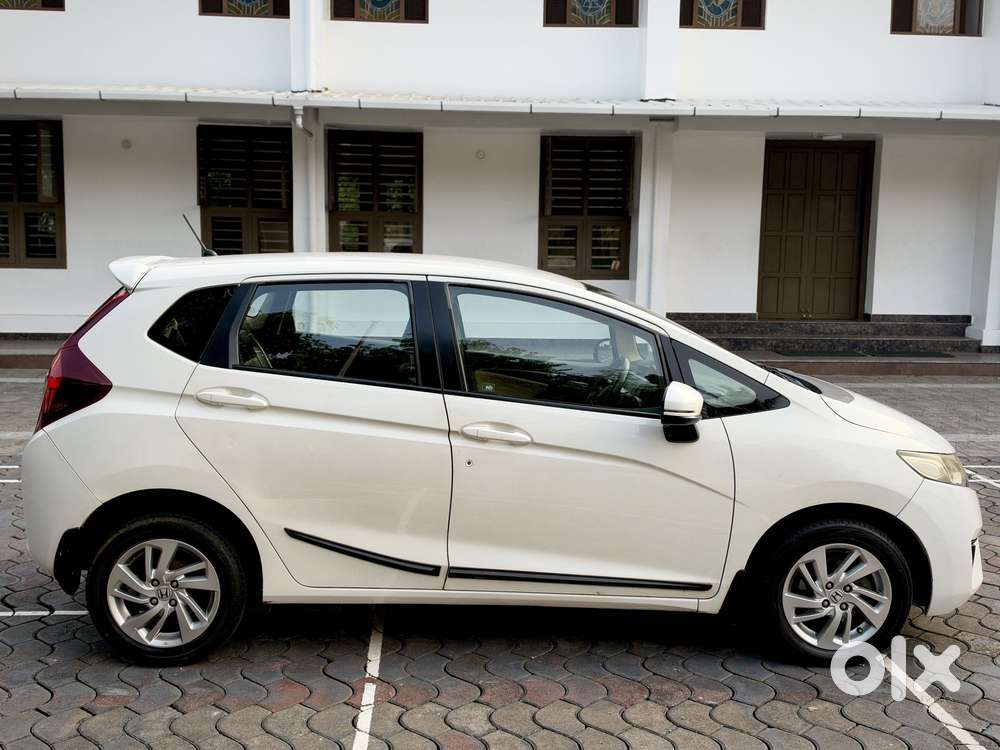 Honda Jazz V Automatic, 2016, Petrol