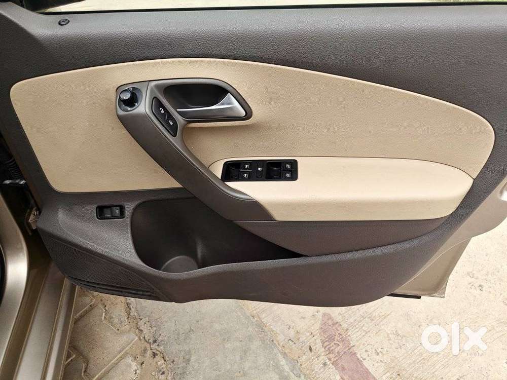 Volkswagen Vento 1.2 Tsi Highline Plus At, 2015, Petrol