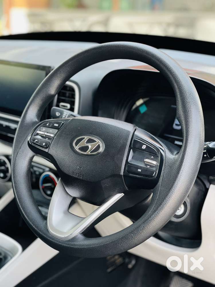 Hyundai Venue 1.2 S (o), 2022, Petrol