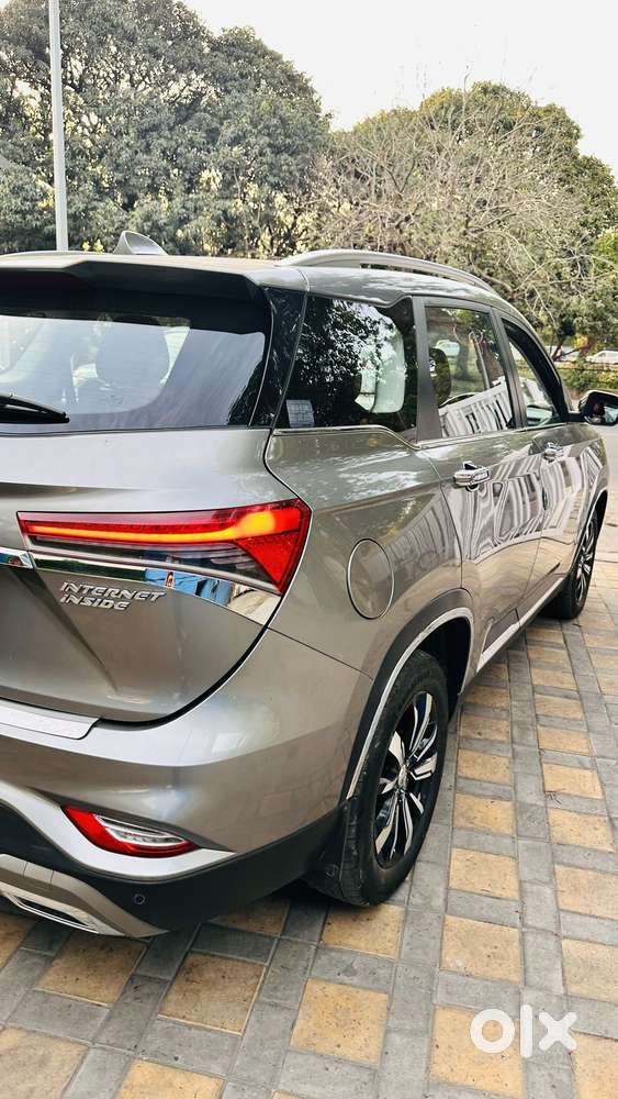 Mg Hector Plus Sharp Pro 1.5 Turbo Petrol  Cvt 7 Str Dual Tone, 2020..