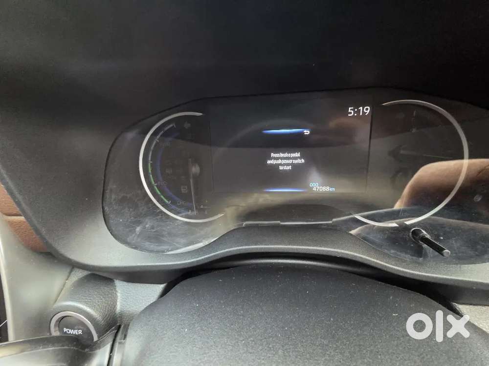 Toyota Innova Hycross 2024