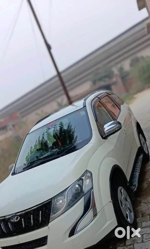 Mahindra Xuv500 2016 Diesel 100000 Km Driven