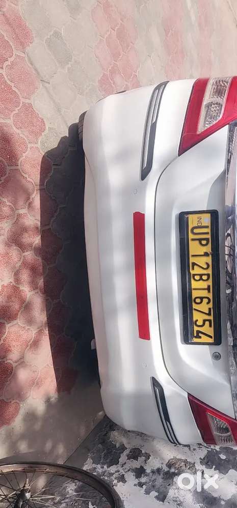 Good Condition Car Verry Less Used Company Fittid Cng Good 30+avrege