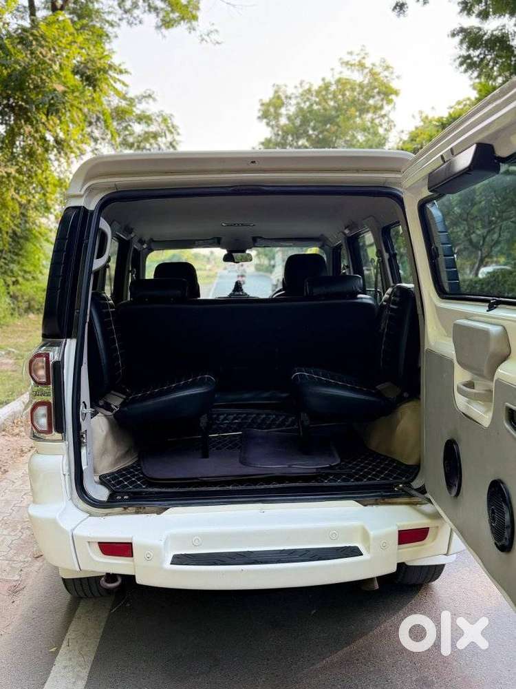 Mahindra Scorpio S10, 2017