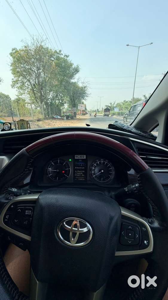 Toyota Innova Diesel 2017