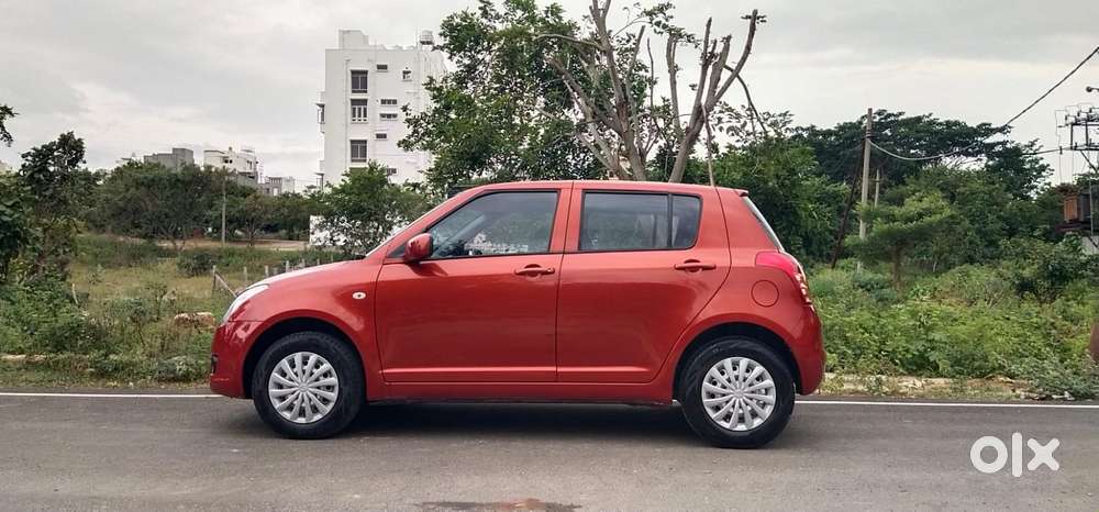 Maruti Suzuki Swift Lxi Bsiv, 2010, Petrol