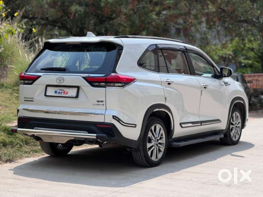 Toyota Innova Hycross 2.0 Zx (o) Hybrid 7 Str, 2023, Petrol