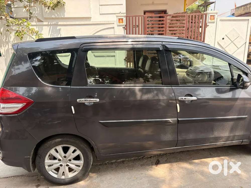 Single Hand Used Car Showroom Condition