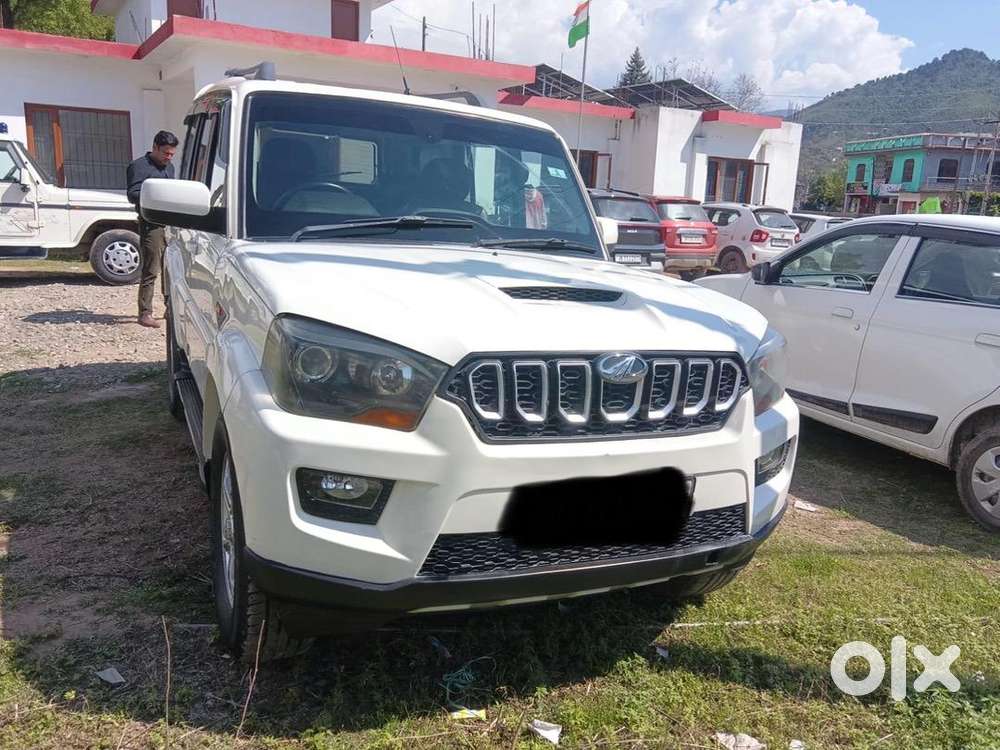 Mahindra Scorpio S10