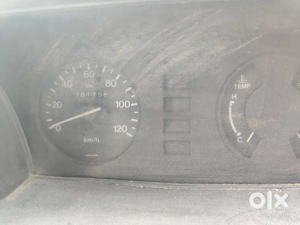 Omni Van  Model 2002  . Good Condition.
