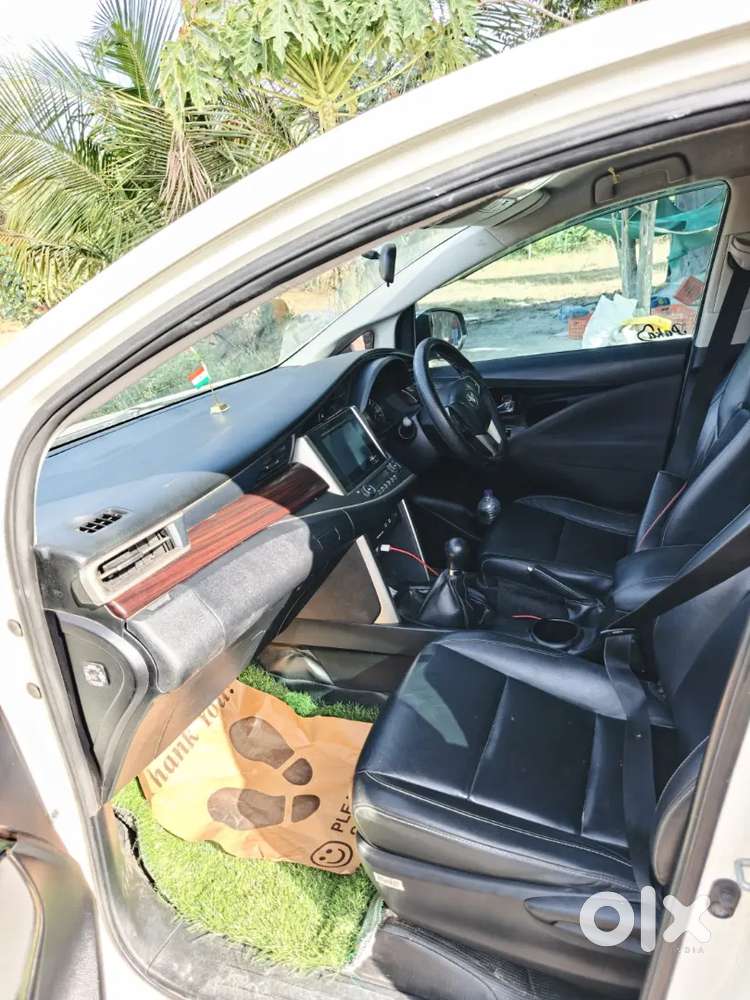 Toyota Innova Crysta 2.4 Z 2016