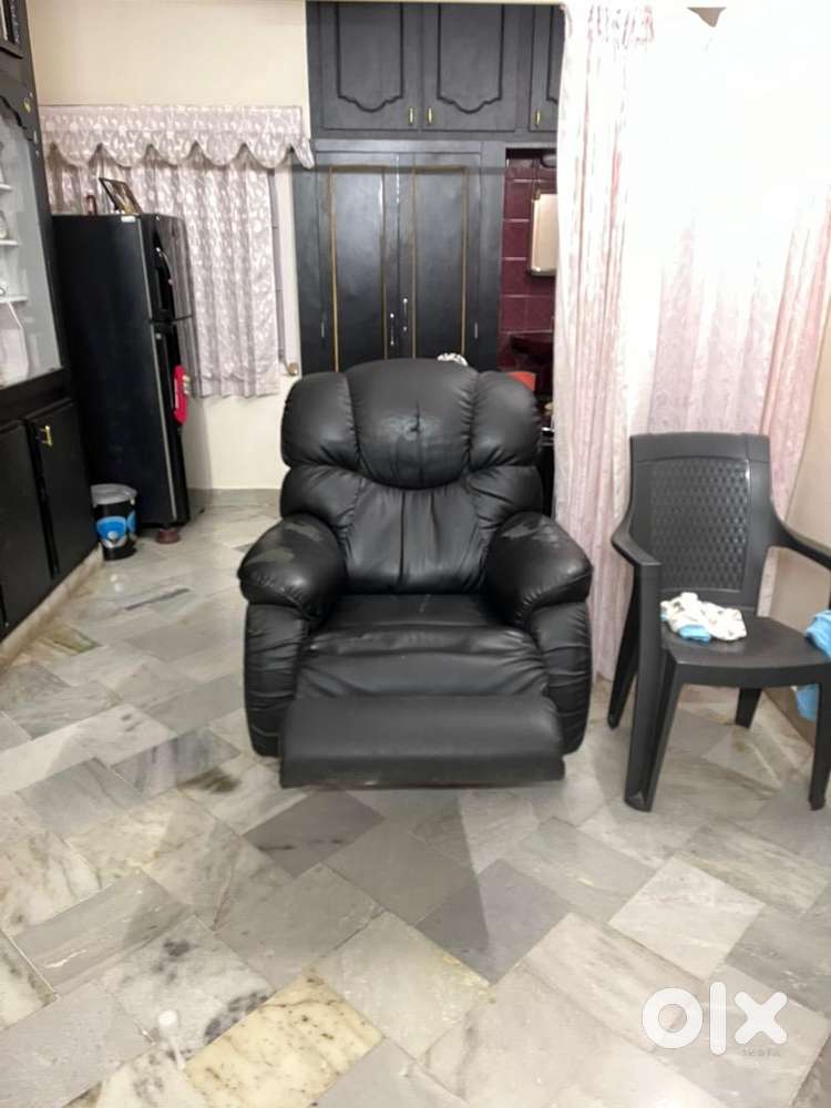 Second hand recliner chairs for online sale