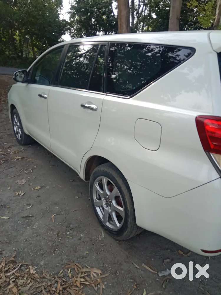 Toyota Innova Crysta 2016