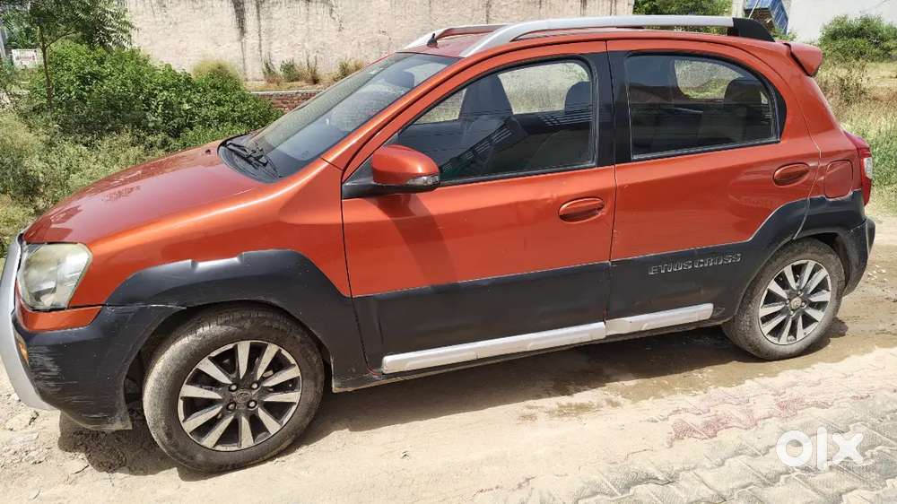 Toyota Etios Cross 2015 Cng & Hybrids 84776 Km Driven