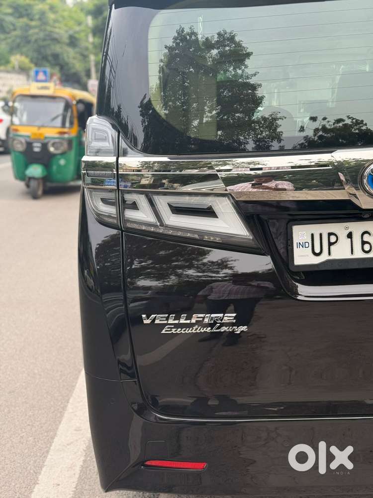 Toyota Vellfire 2.5 Executive Lounge, 2020, Petrol