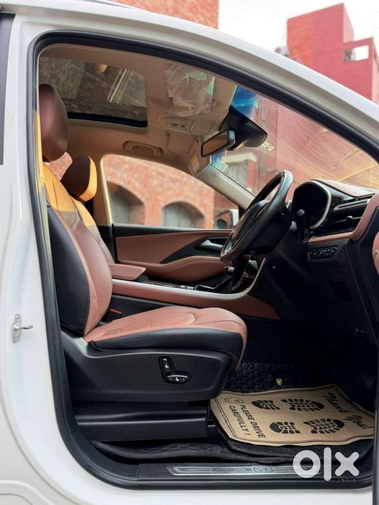 Mg Hector Plus Savvy Pro 1.5 Turbo Petrol Cvt 7 Str, 2024, Petrol