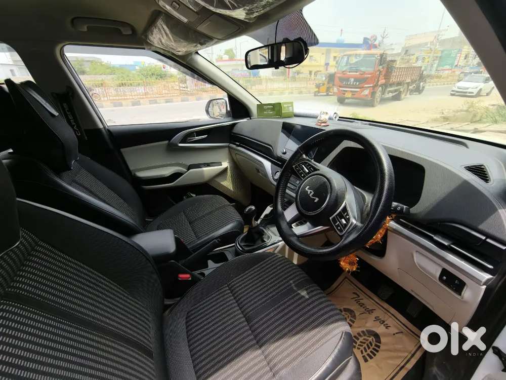 Kia Carens 2022 Petrol Well Maintained