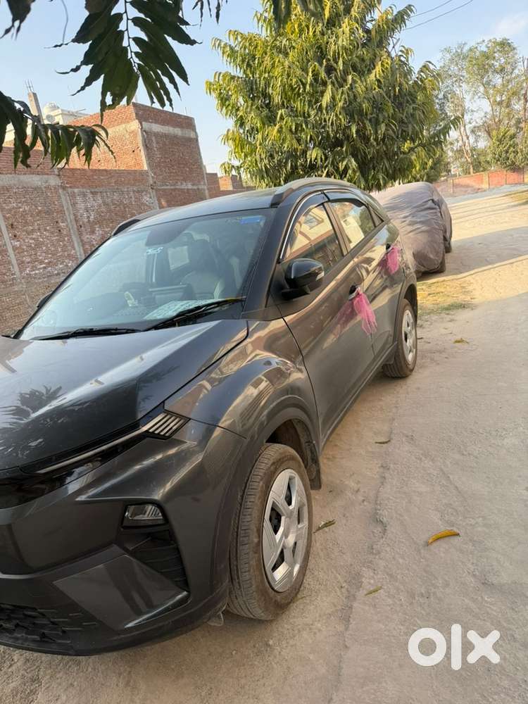 “urgent Sale: Tata Nexon Dec 2025 – Just 2100 Km Driven