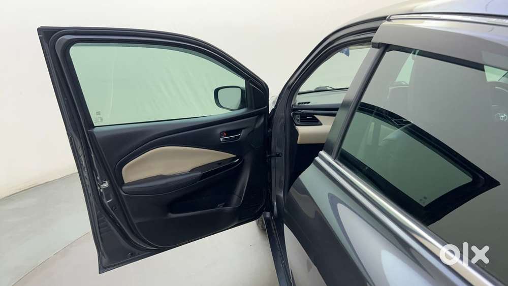 Toyota Glanza 1.2 V Amt, 2024, Petrol