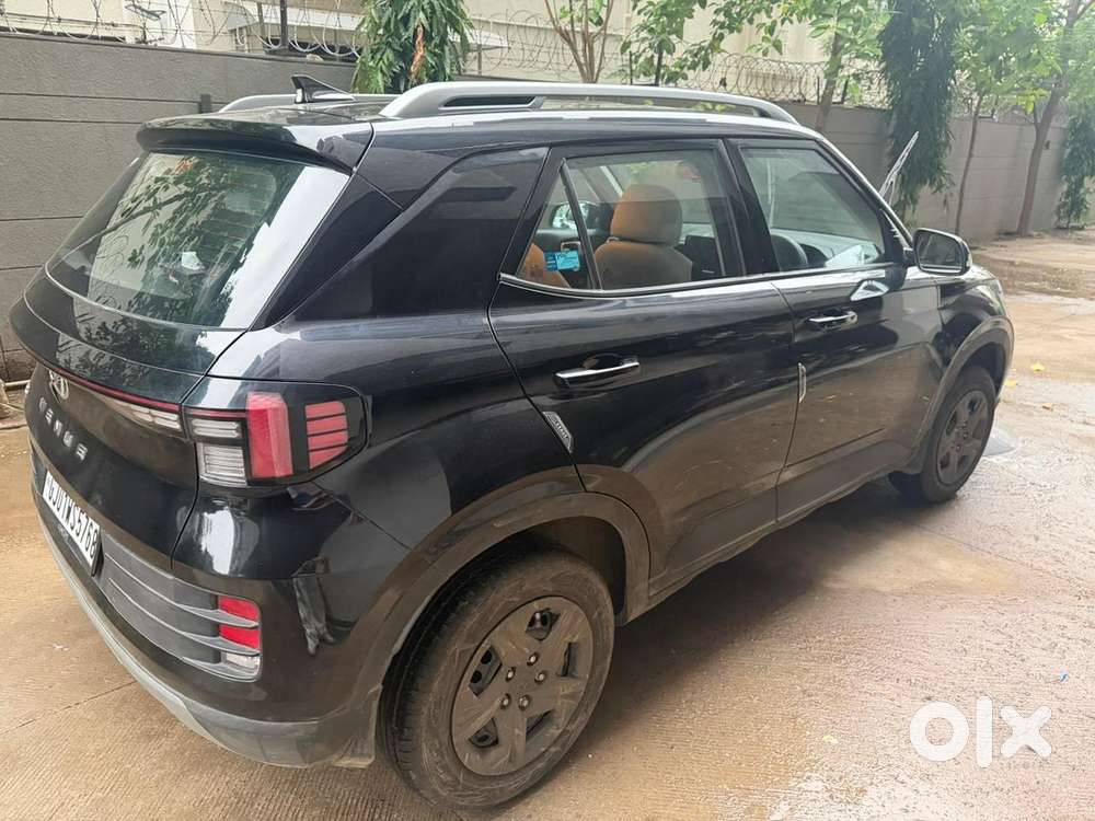 Hyundai Venue 2024 Manual