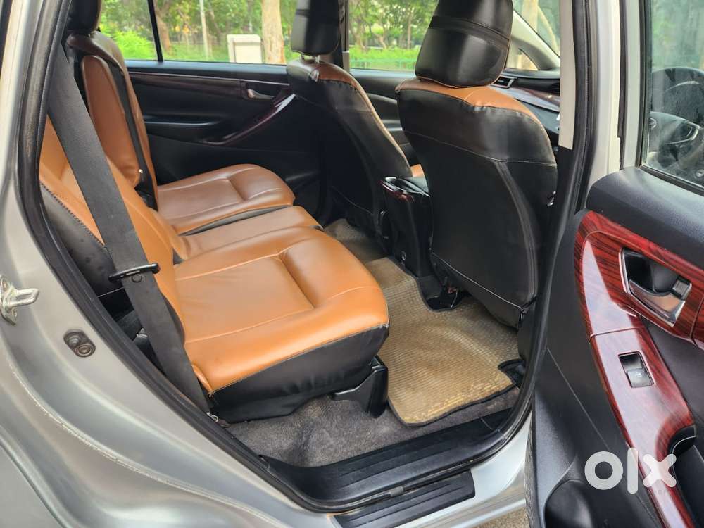 Toyota Innova Crysta 2.4 G Mt 8s, 2016, Diesel