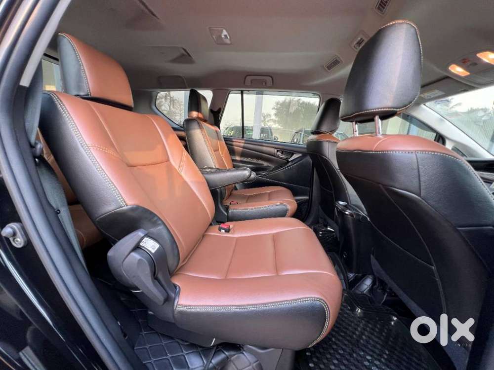 Toyota Innova Crysta 2.4 G Mt, 2025, Diesel