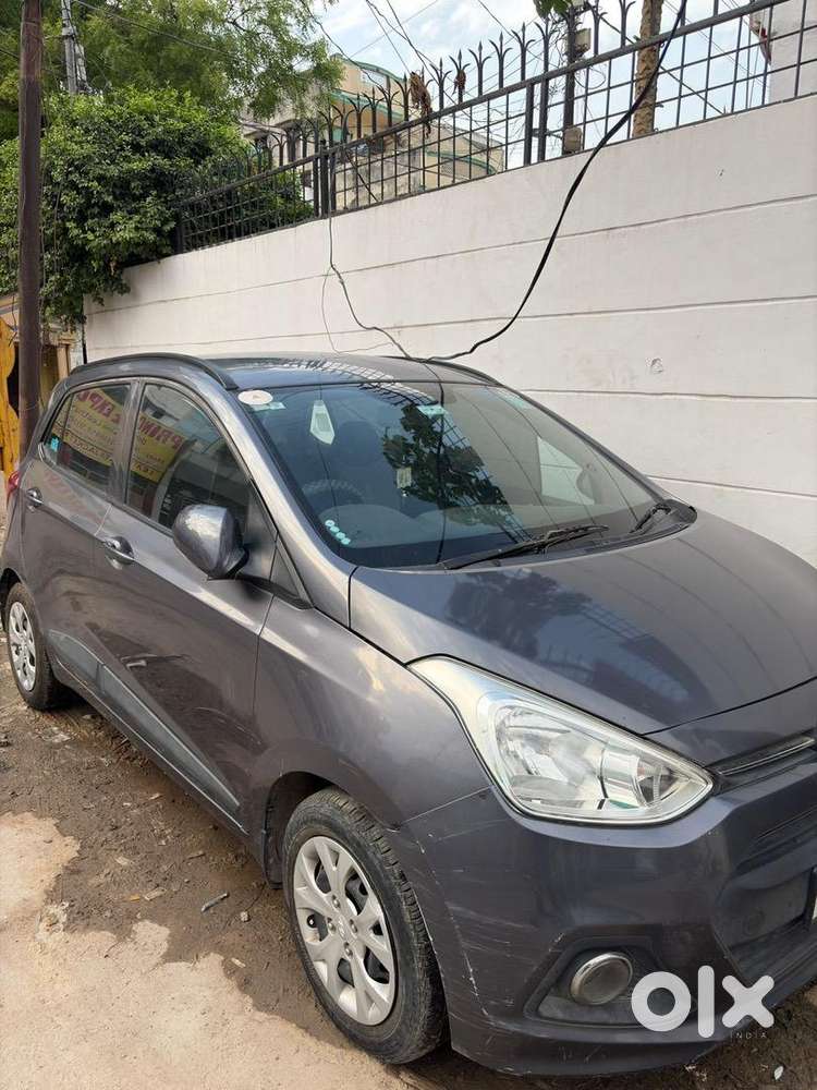 [fixed Price] 2015 Hyundai Petrol Manual 24000 Km Urgently Selling