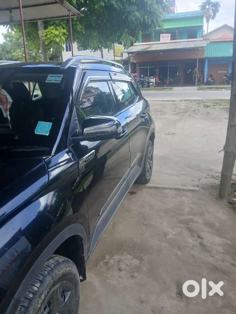 Hyundai Venue Petrol 2024 Knight Edition