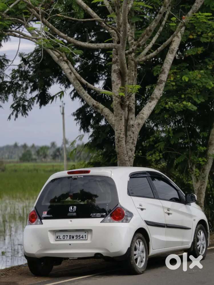 Honda Brio 2013 Petrol 97000 Km