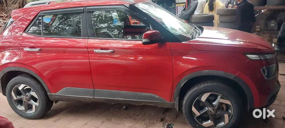 Hyundai Venue 2019 Petrol Well Maintained All Service Record Available