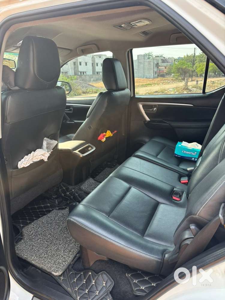 Toyota Fortuner 2022 Diesel 100000 Km Driven