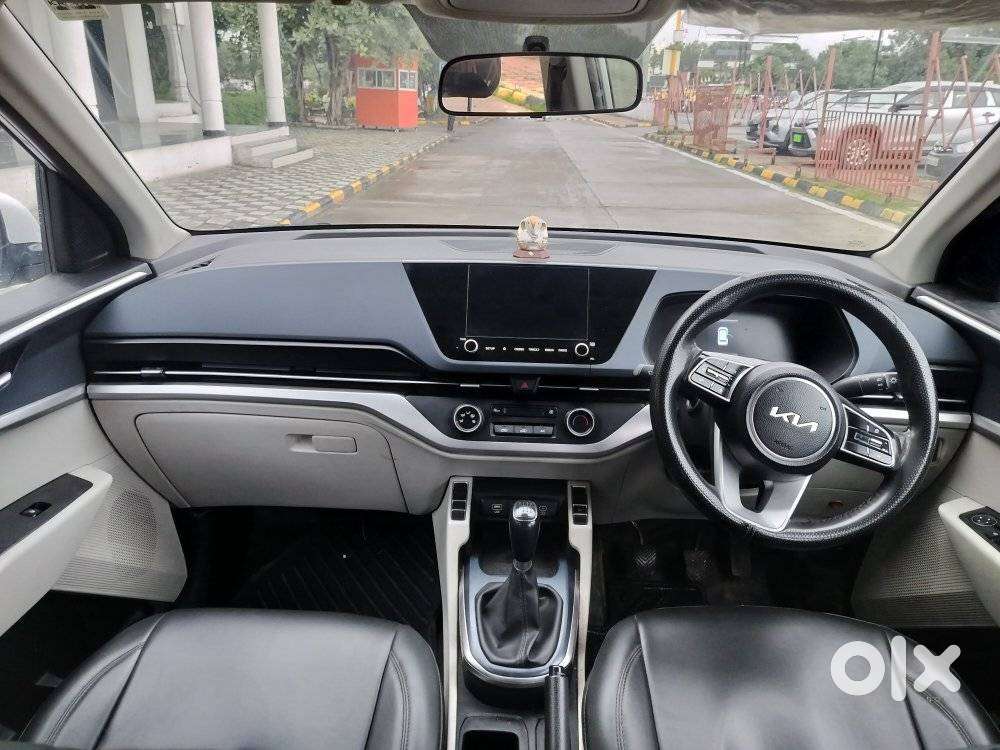 Kia Carens G 1.5 6mt Premium (o) 7-seater, 2025, Diesel