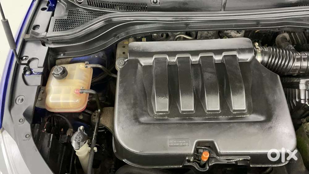 Mahindra Xuv700 2.0 Ax 5 Petrol Mt 7 Str, 2021, Petrol