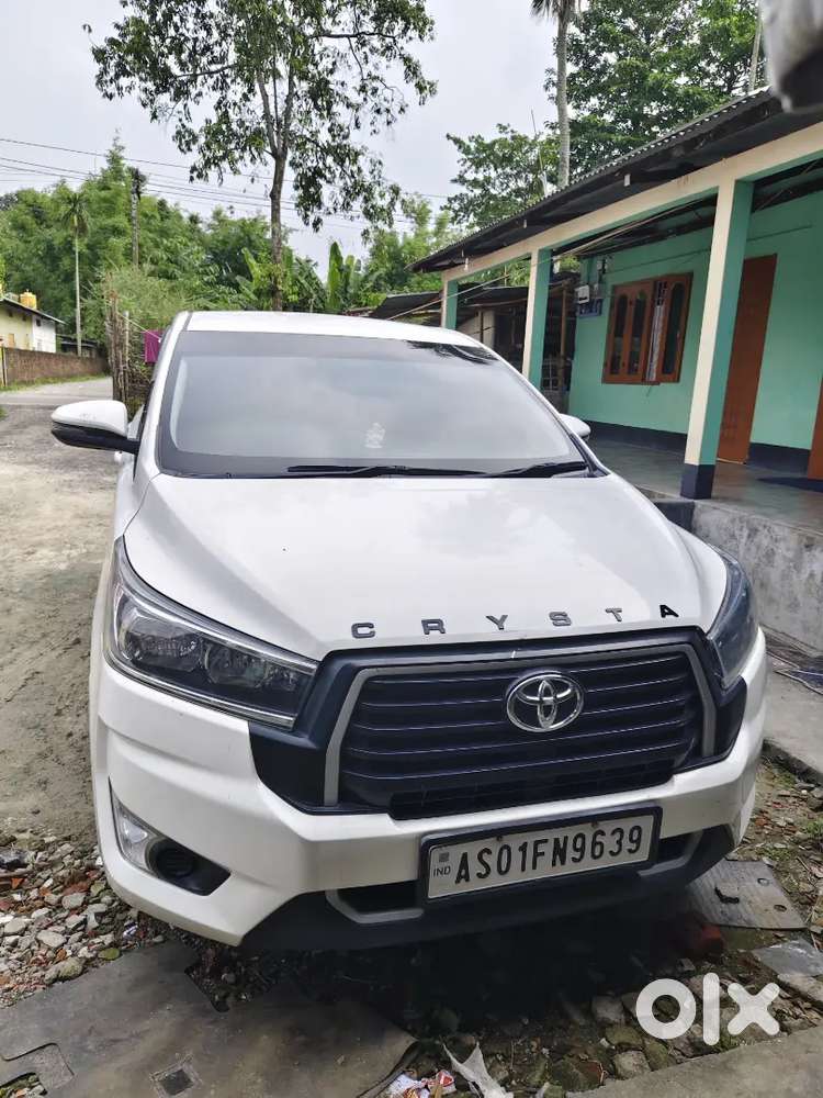 Toyota Innova Crysta Mt