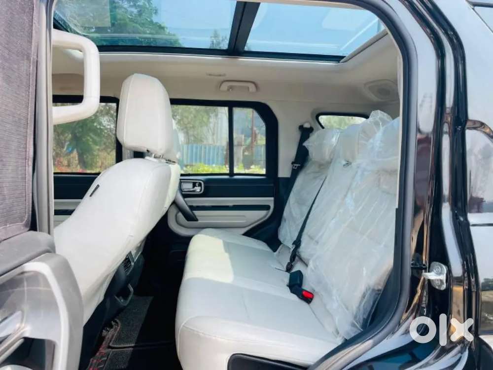 Mahindra Thar Roxx Petrol 2025