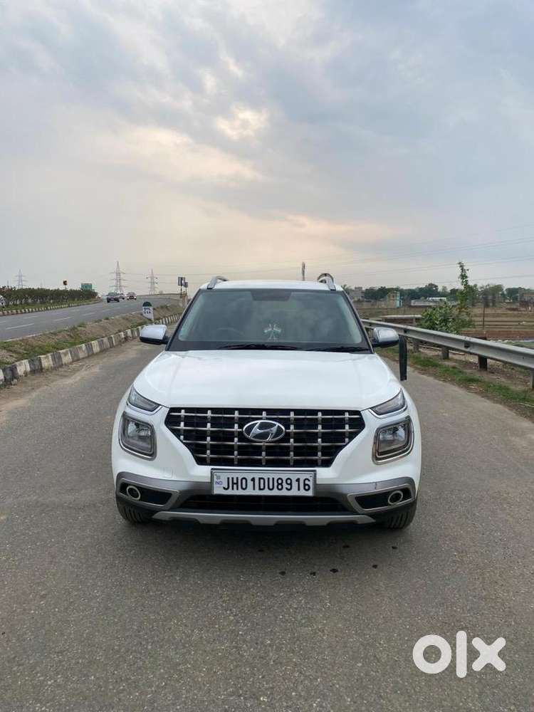 Hyundai Venue Petrol Well Maintained