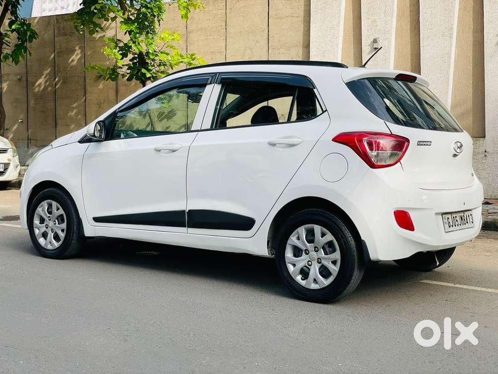 Hyundai Grand I10 2015 Diesel 80000 Km Driven