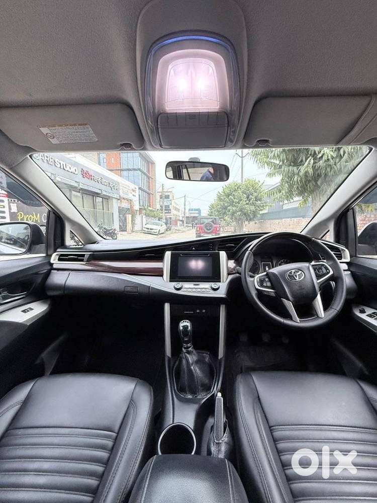 Toyota Innova Crysta 2.4 V, 2016, Diesel