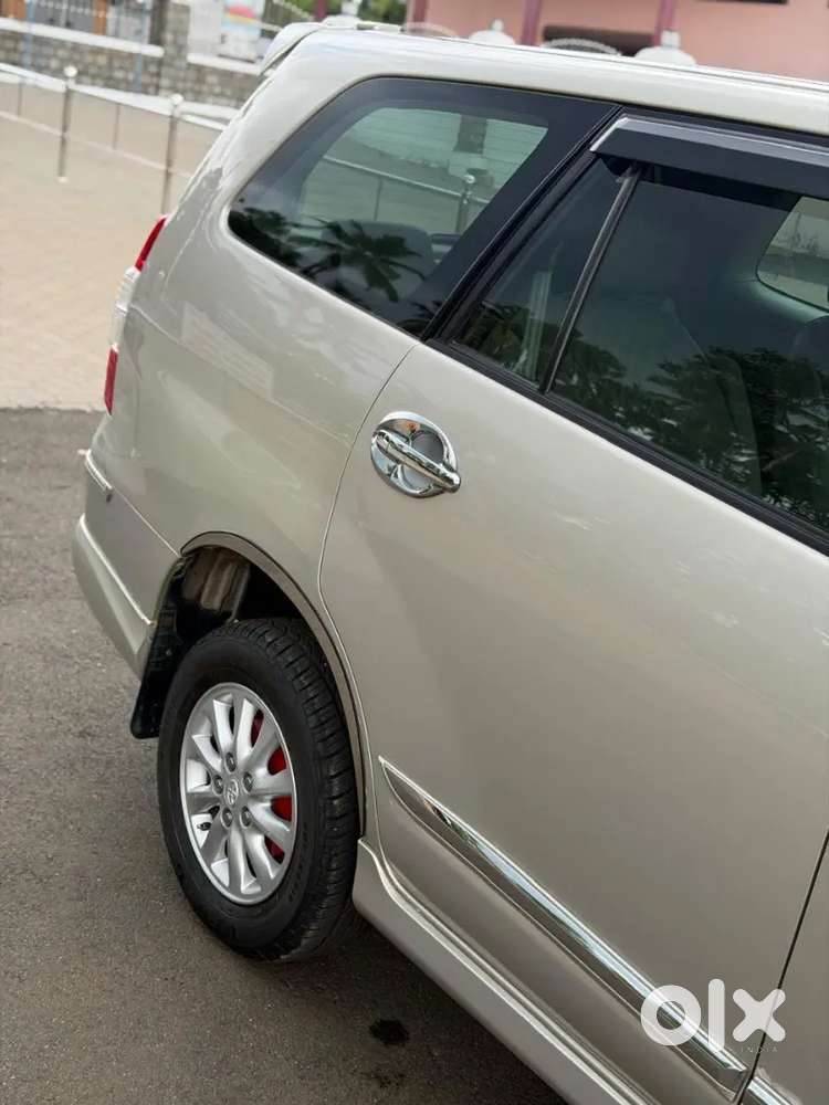 Toyota Innova 2015 Diesel 68000 Km Driven