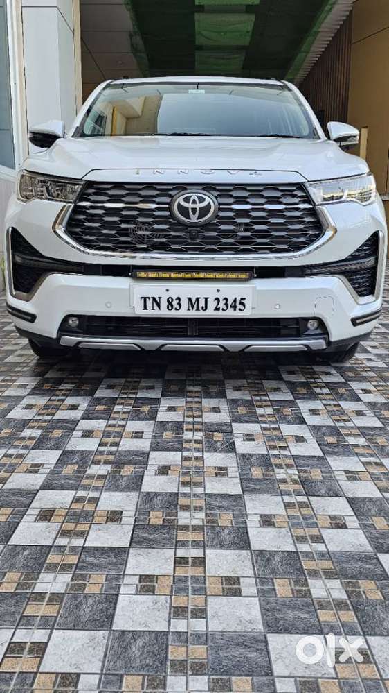 Toyota Innova Hycross 2.0 Zx (o) Hybrid 7 Str, 2025, Petrol