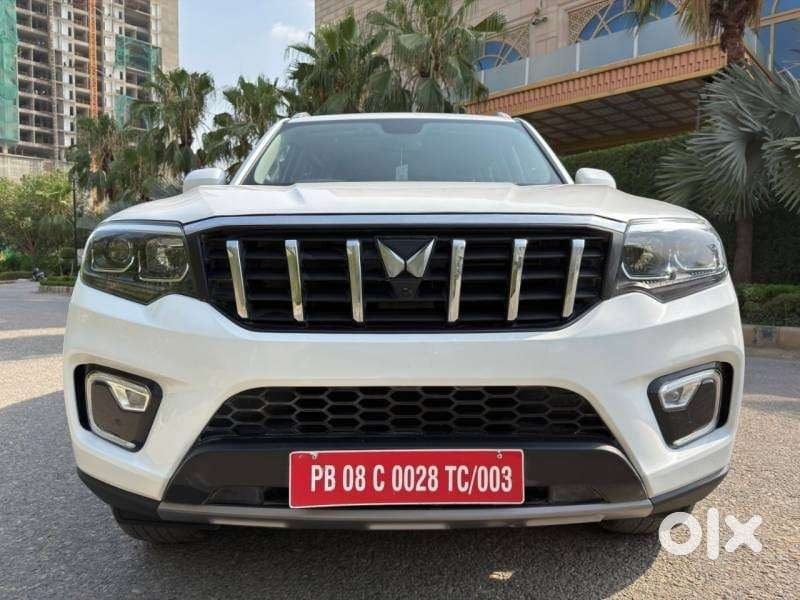 Mahindra Scorpio N Z8 Petrol At 7 Str, 2026, Petrol