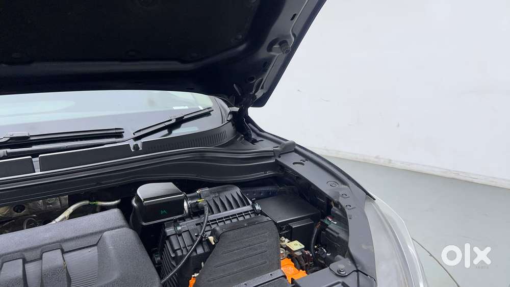 Mahindra Xuv700 2.2 Ax 5 Diesel At Str, 2023, Diesel