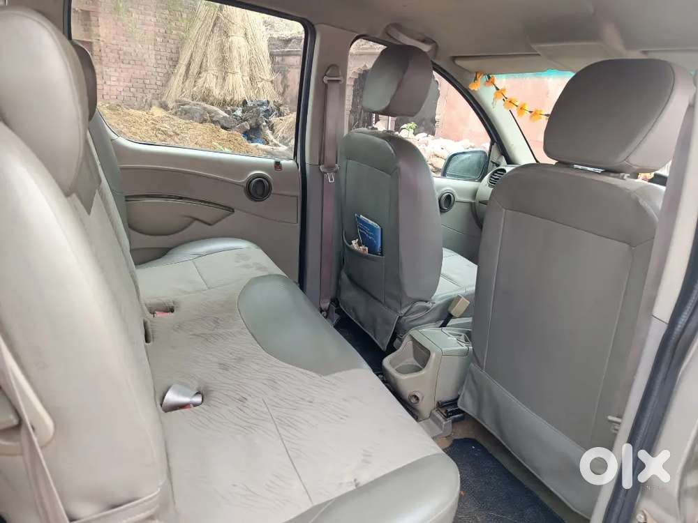 Mahindra Quanto 2015