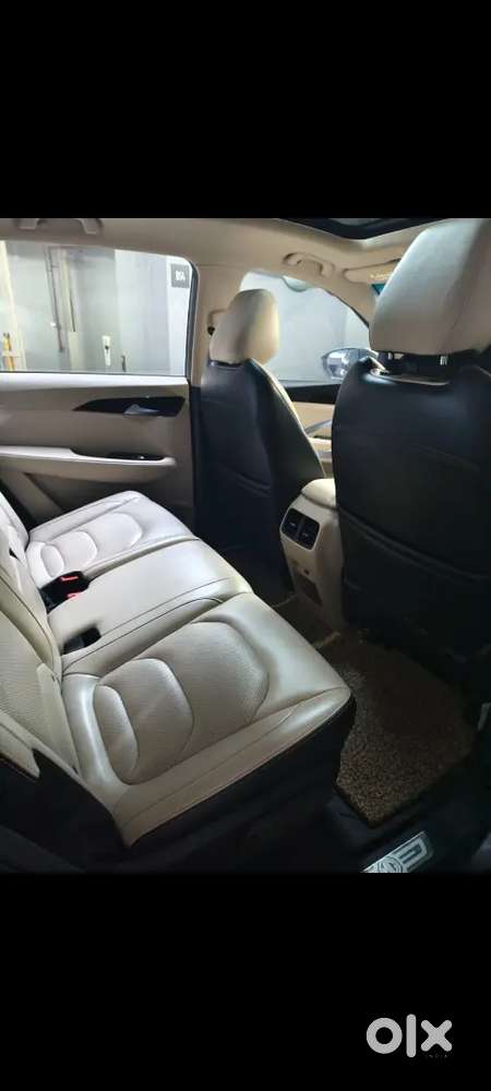 Mg Hector Sharp Top End Automatic