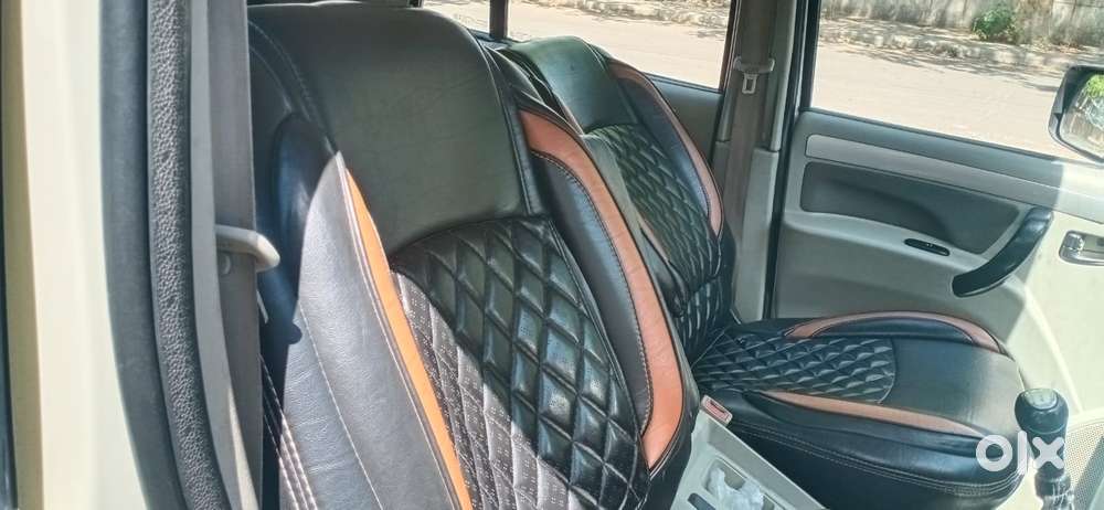 Mahindra Scorpio S10, 2015