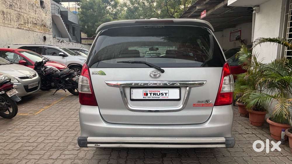 Toyota Innova 2.5 Vx 8 Str Bs-iii, 2012, Diesel
