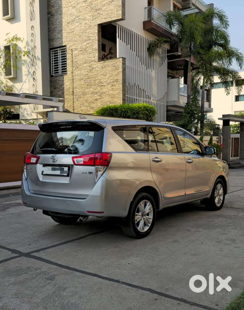 Toyota Innova Crysta 2.4 V 8 Str, 2017, Diesel