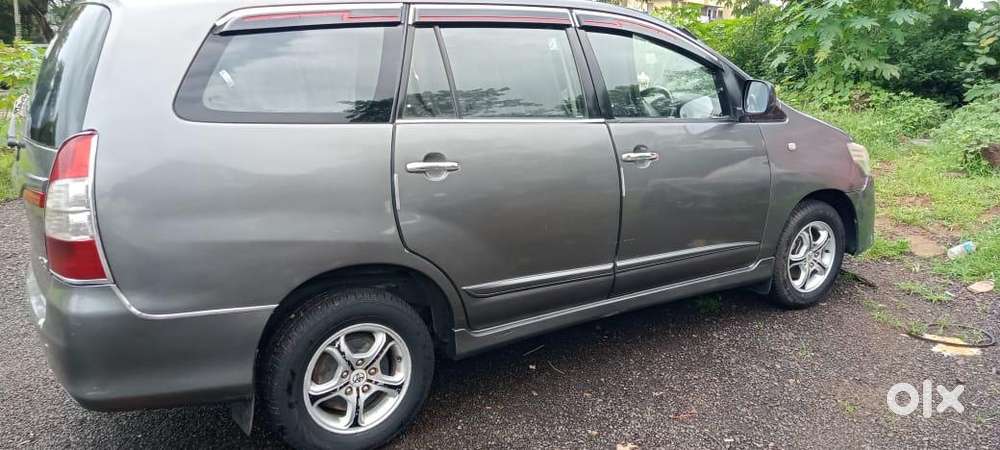 Toyota Innova 2012 Diesel Well Maintained